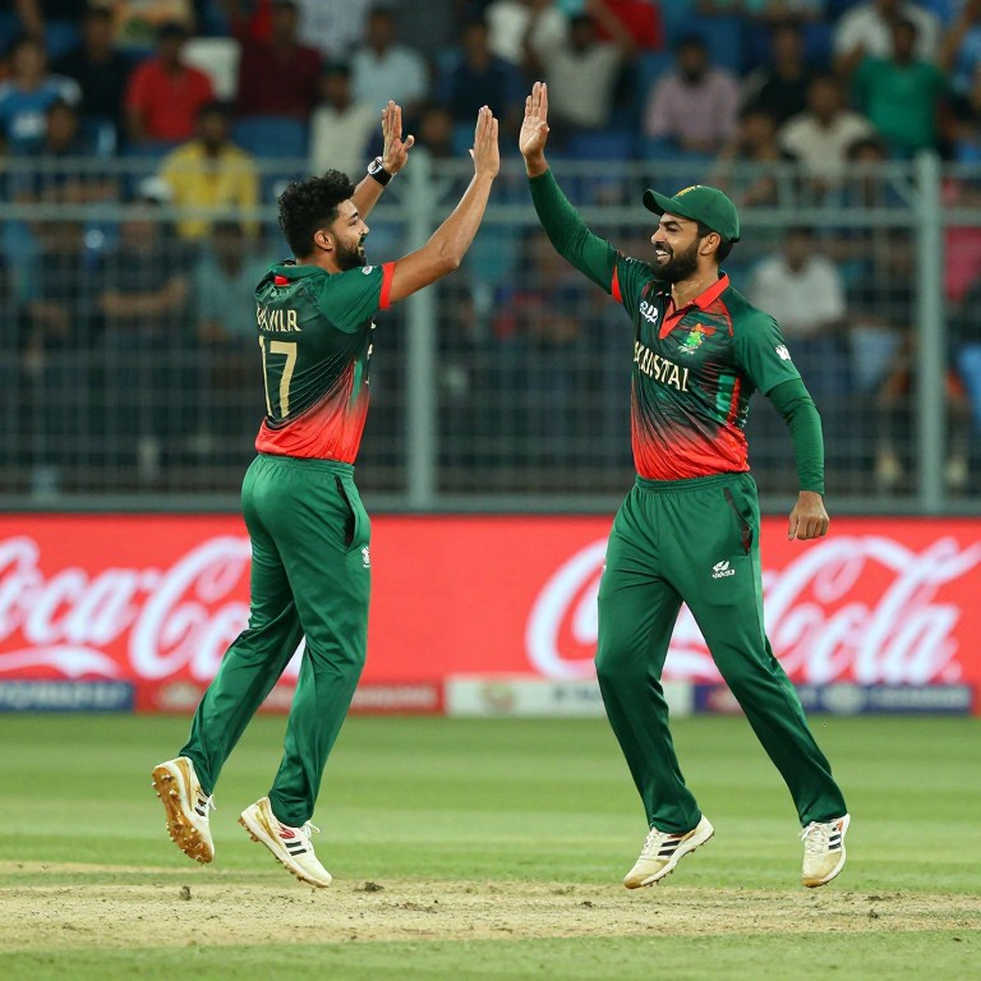 The Count That Never Reaches the Scoreboard: Middle Overs, Reviews and the Ledger of a Regular Season